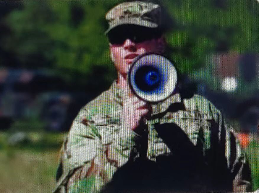 গুণ রিচার্জযোগ্য মেগাফোন স্পিকার কারখানা